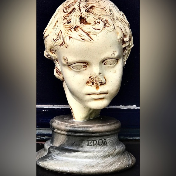 Vintage Mid Century Archaic Reproduction EROS Young Boy Poly Resin Statue - Picture 8 of 10
